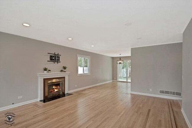 Building Photo - 30W181 Foxboro Ct