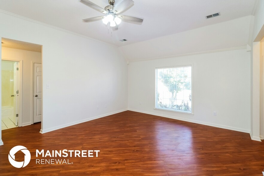 Building Photo - 6123 English Ivy N