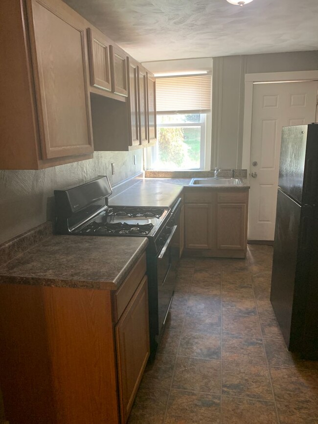 Building Photo - SPACIOUS HOUSE WITH EVERYTHING YOU NEED - AVAIL AUGUST!