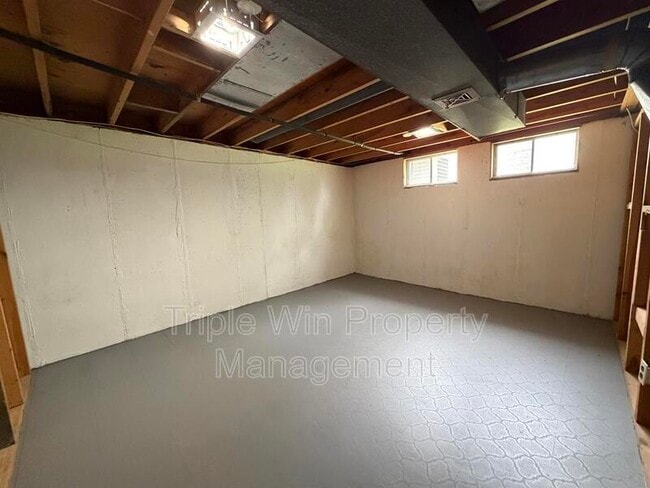 Building Photo - 2245 Lindsay Ln