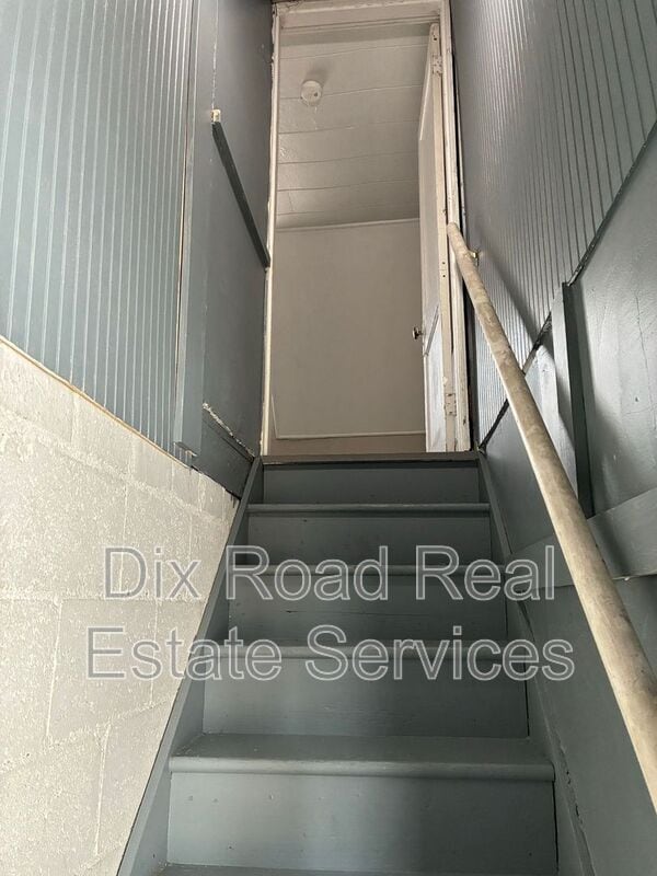 Building Photo - 2217 Winton St