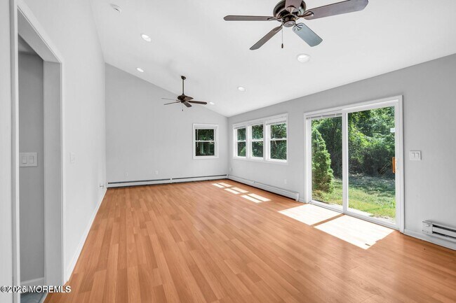 Building Photo - 830 Brookside Dr