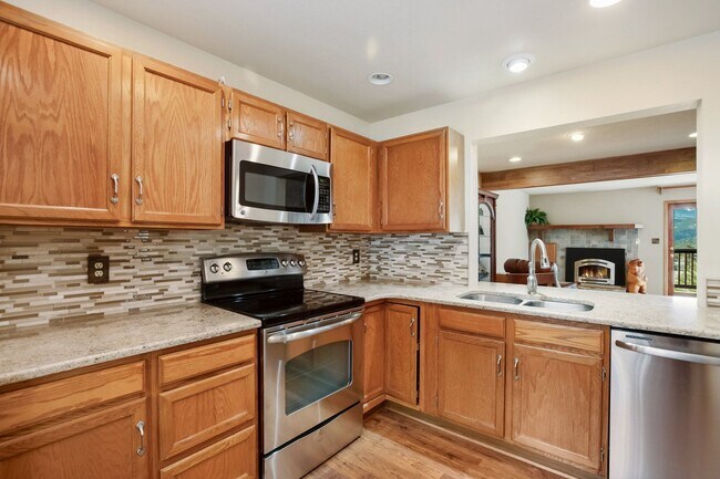 Building Photo - Beautiful Unit on Greenway for rent!