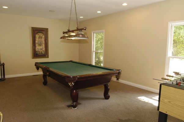 Building Photo - 4209 Pine Heights Dr NE
