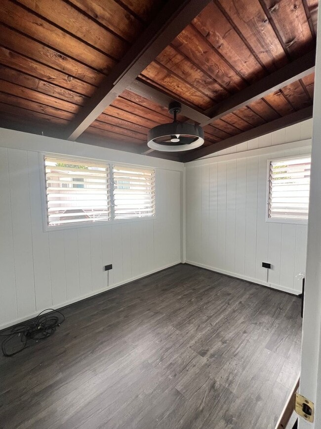 Building Photo - Scenic Island Living with Unmatched Conven...