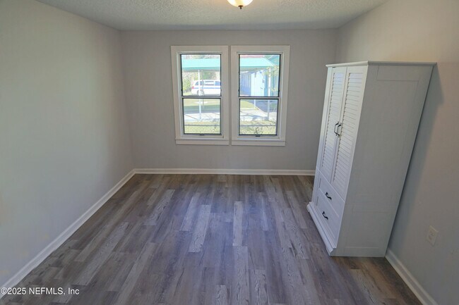 Building Photo - 505 N 9th St