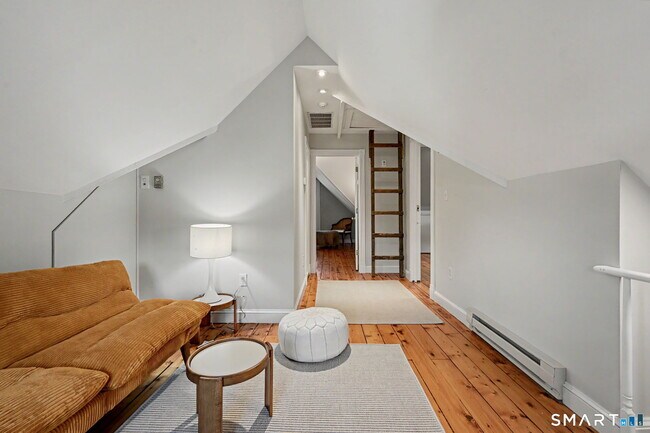 Building Photo - 71 Cove Ave