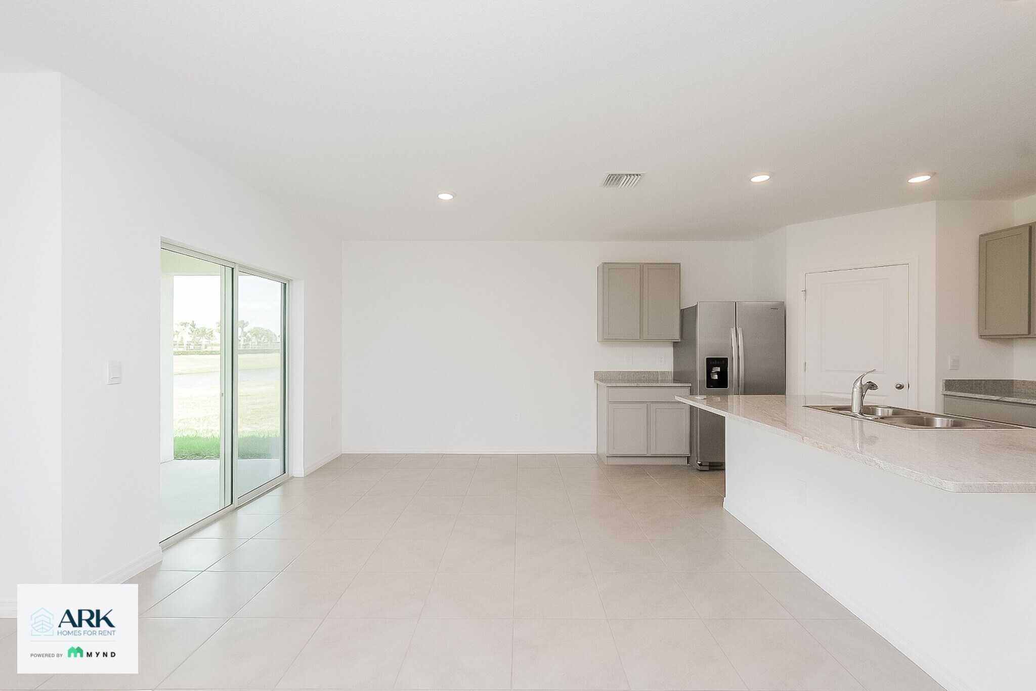 Building Photo - 17305 Reserva Dr