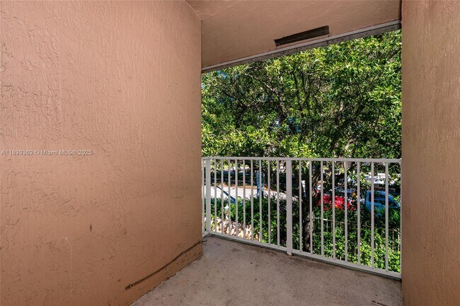 Building Photo - 3211 Sabal Palm Manor