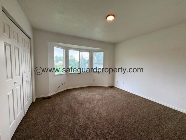 Building Photo - Cozy 2-Bedroom Home
