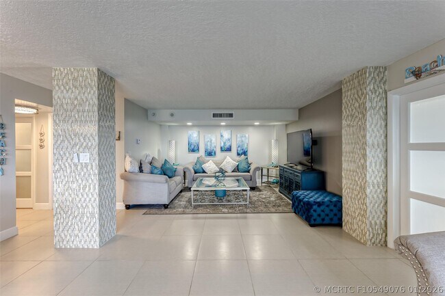 Building Photo - 3900 Galt Ocean Dr