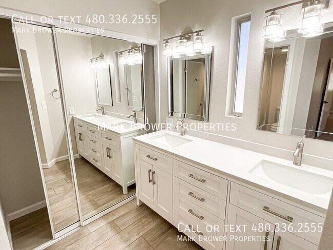 Building Photo - 4102 E Woodland Dr