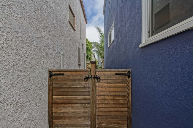 Building Photo - ENJOY INDOOR/OUTDOOR CALIFORNIA LIVING IN THIS CHARMING & STYLISH, 3BR1.5BA GOLDEN HILLS HOME W/ ...