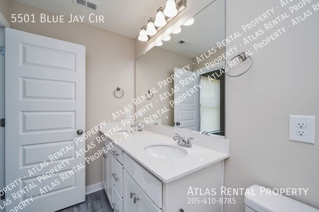 Building Photo - 5501 Blue Jay Cir