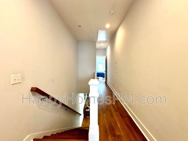 Building Photo - 13 Nunan St