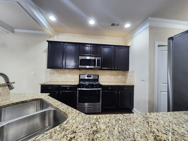 Building Photo - 229 Privet Cir