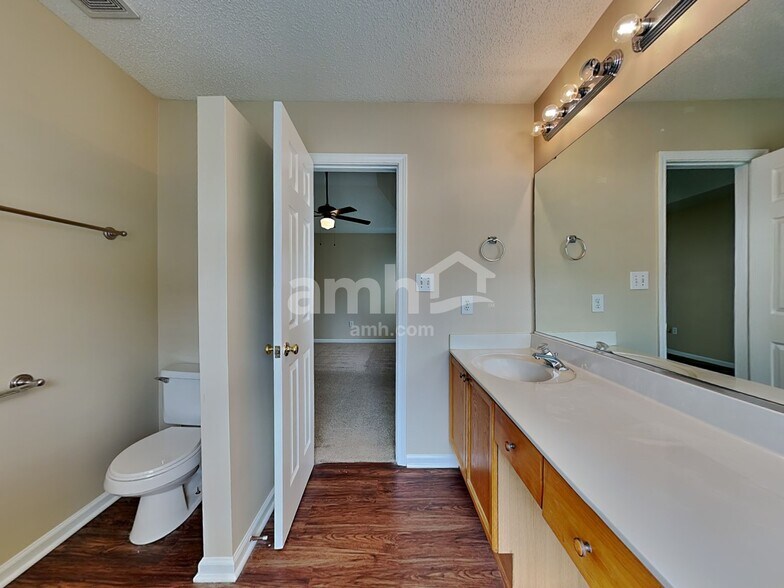 Building Photo - 3635 Chepstow Ct