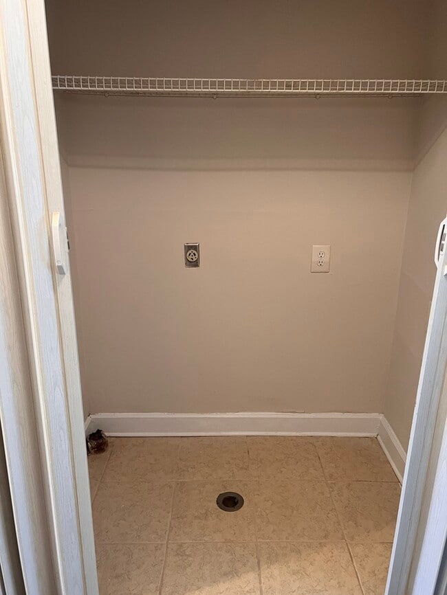 Building Photo - Condo on Lake Lanier!!!