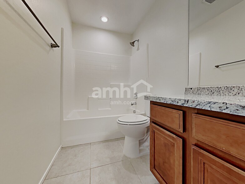 Building Photo - 7700 Flowering Quince Dr