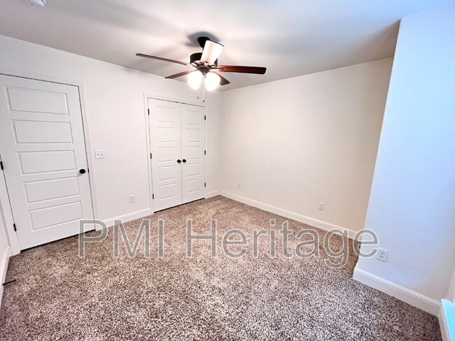 Building Photo - 6002 NW Meade St