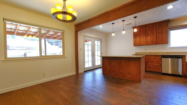 Building Photo - Appealing 3 Bedroom, 2 Bath Home In The NW...