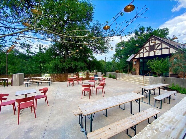 Building Photo - 2205 N Lamar Blvd