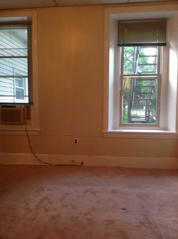 Building Photo - 1327 Ashbourne Rd
