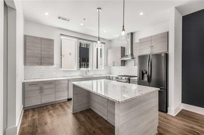 Building Photo - 1225 Chelsea Cir NW