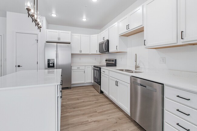 Building Photo - 2465 62nd Ave S