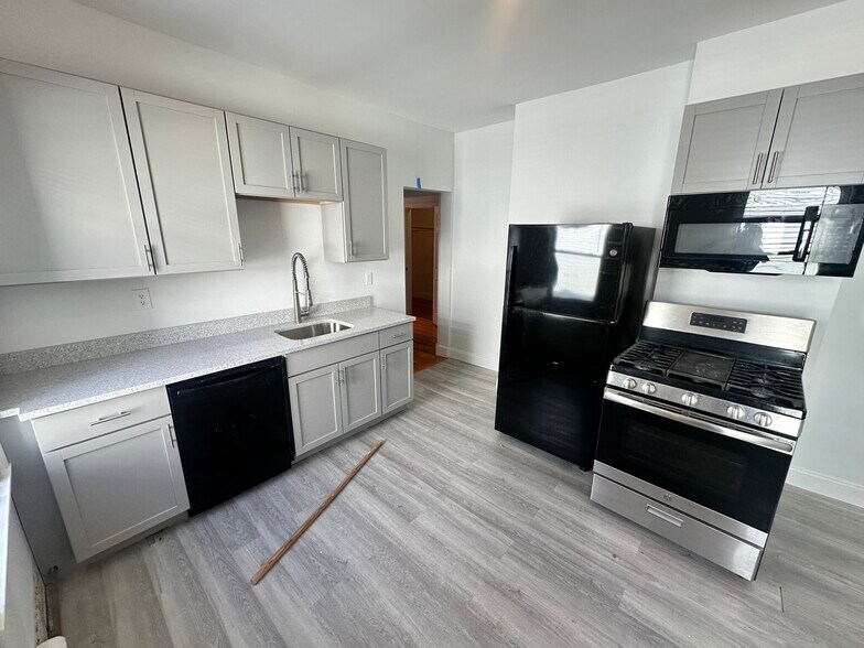 Building Photo - 63 Webster Ave