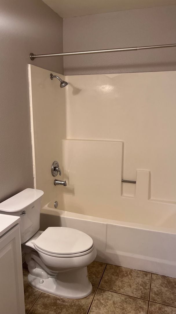 Building Photo - 3 Bedroom, Two Bathroom Condo