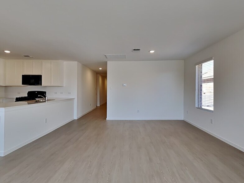 Building Photo - 3712 Los Cabos Dr