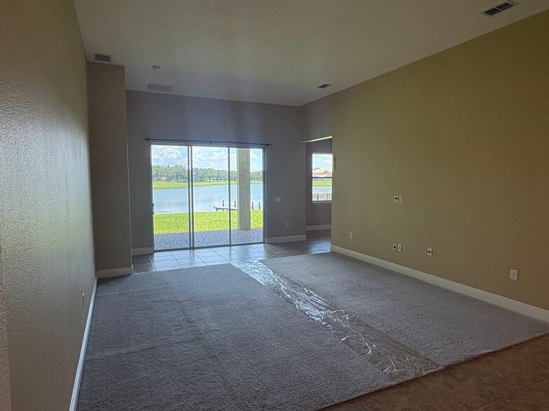 Building Photo - 3700 Paradiso Cir