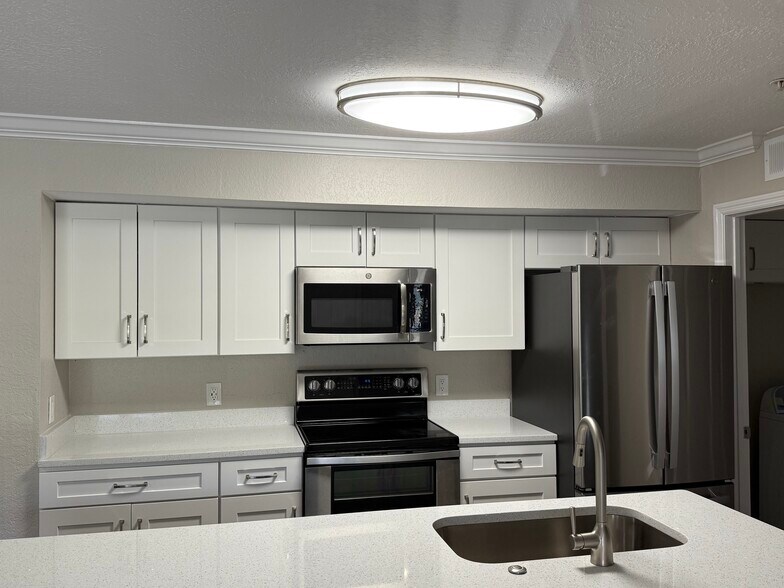 Kitchen - 705 Boardwalk Dr
