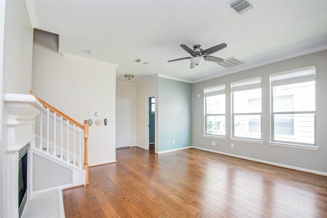 Building Photo - 16110 Limestone Lake Dr