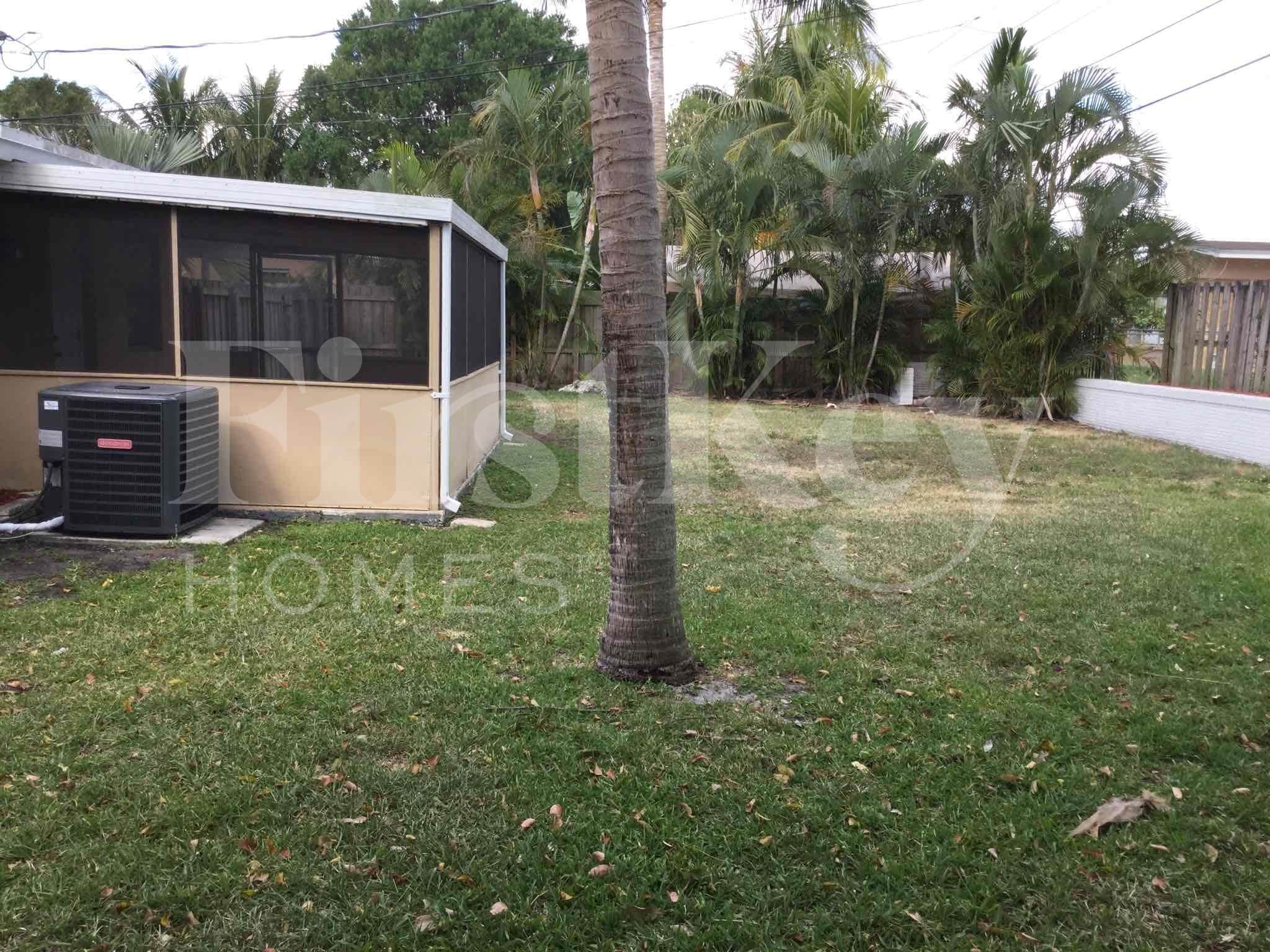 Building Photo - 3549 SW 16th St