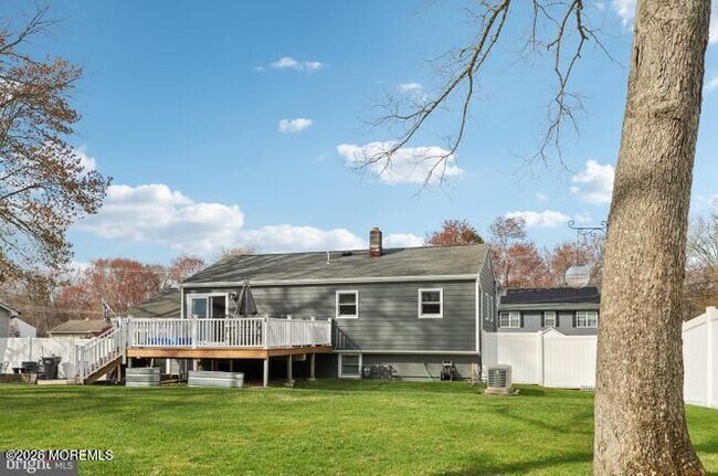 Building Photo - 118 Darien Rd