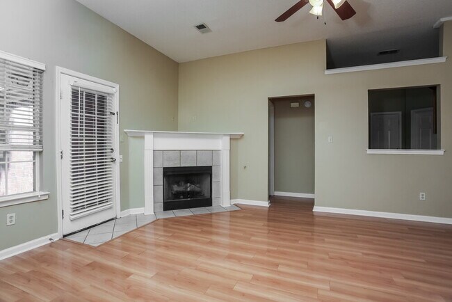 Building Photo - 8207 Cross Point Dr