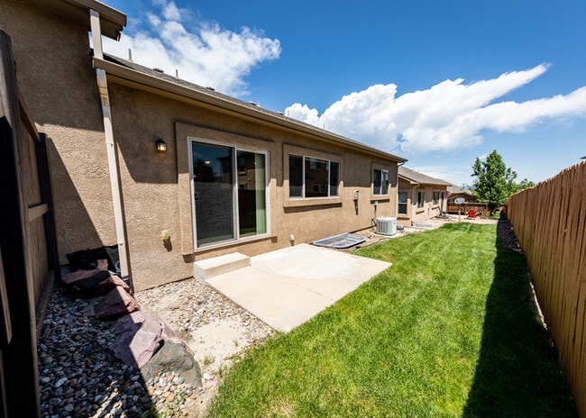 Building Photo - 5607 University Village View