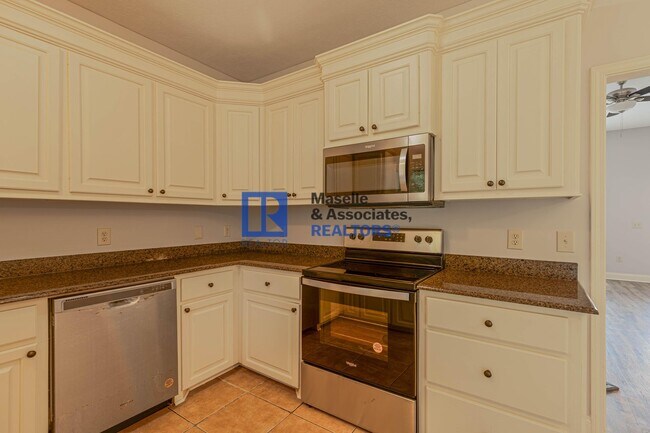 Building Photo - 3 Bed/2 Bath Home in Pearl in Silver Ridge