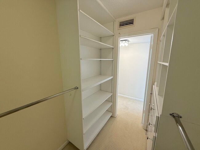 Building Photo - 2000 Presidential Way