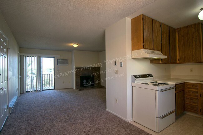 Building Photo - 3950 Manhattan Ave