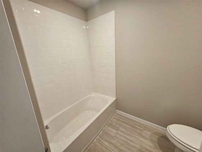Building Photo - 417 Blanco Dr