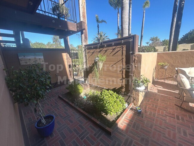 Building Photo - **Beautiful, Fully-Furnished 2 bed / 2.5 bath Townhome in Coastal Carlsbad - Available NOW**