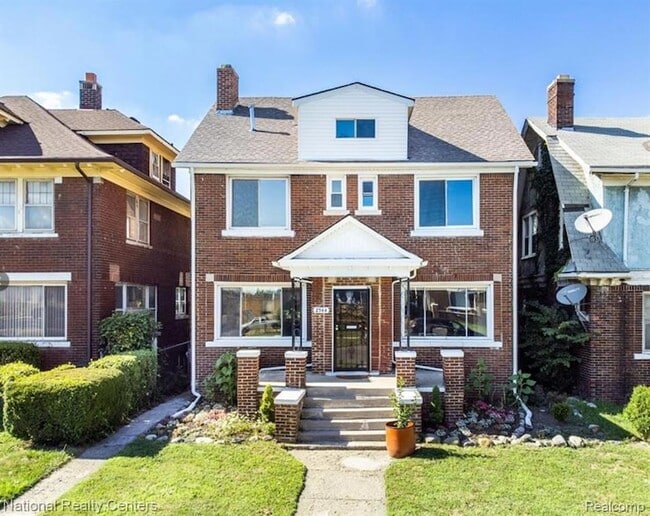 Primary Photo - 2544 Atkinson St
