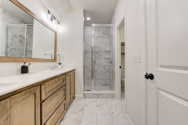 Building Photo - Brand New Home In Noble!