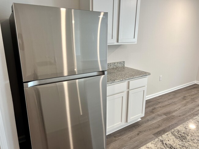 Building Photo - 4119 Whitetail Ln