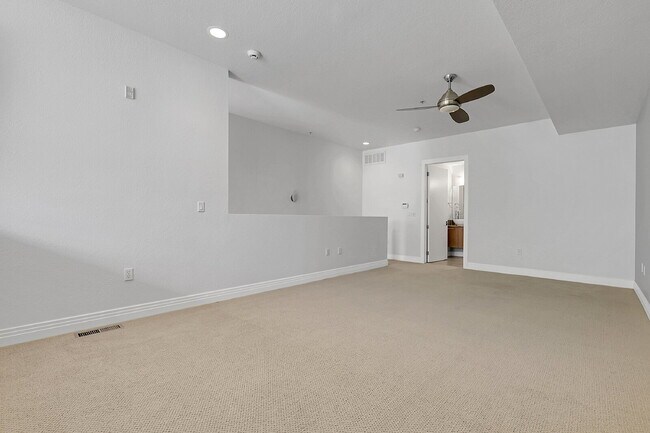 Building Photo - $2,395.00, Spacious Loft, 1.5 bath in Jeff...
