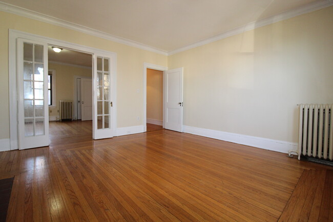 Building Photo - 583 Prospect Ave