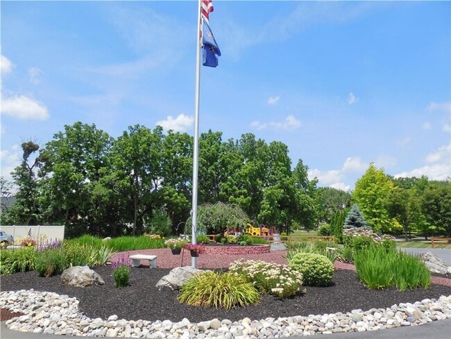 Building Photo - Condo in Bethlehem Township